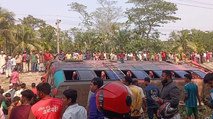 ভোলায় বাসচাপায় মা-ছেলেসহ ৩ জন‌ নিহত, আহত ২০